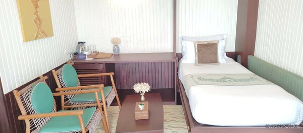 Riviera Travel MV Bengal Ganga Single Deluxe Cabin.jpg